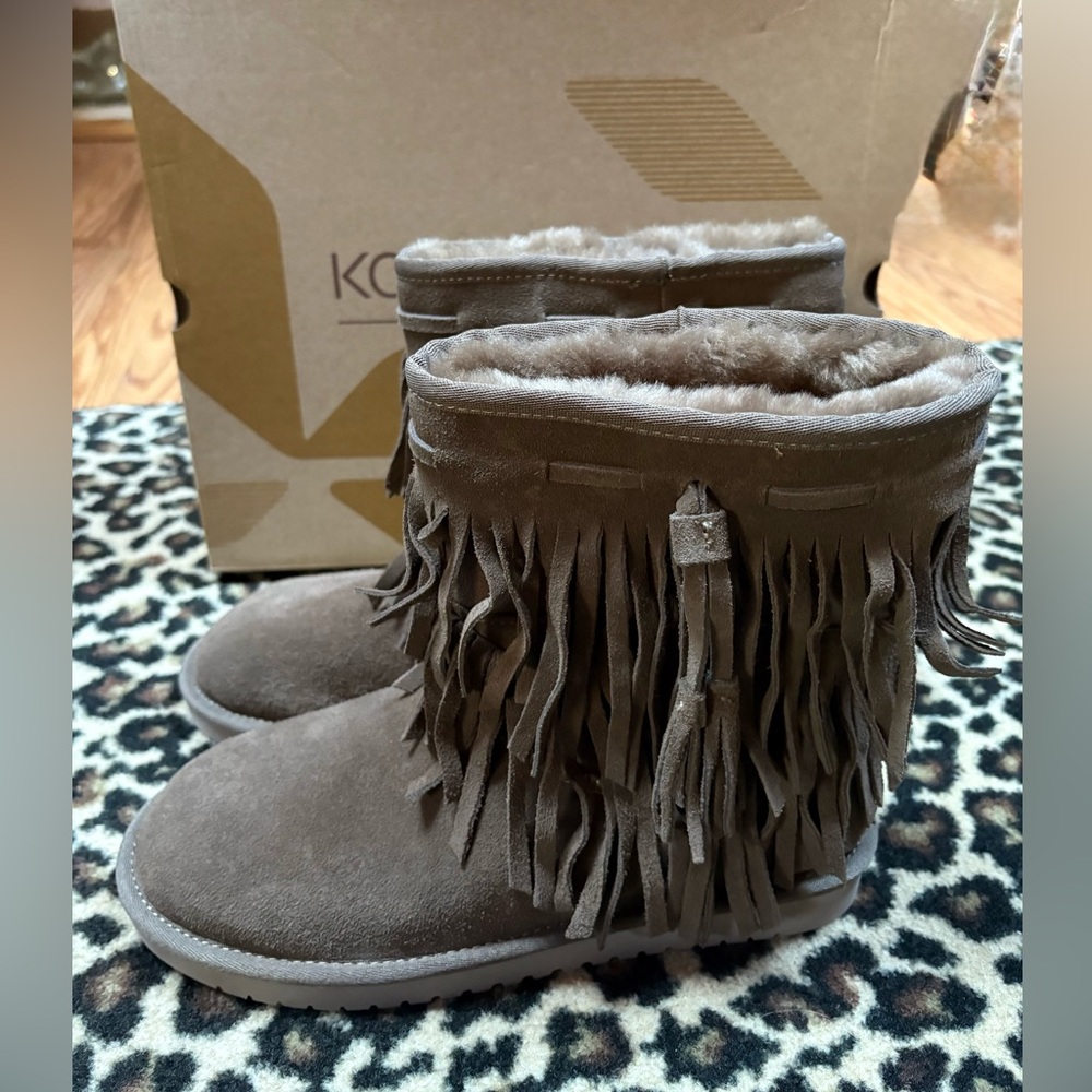 NIB Ugg by Koolaburra Cable Fringe Boots - Picture 4 of 6